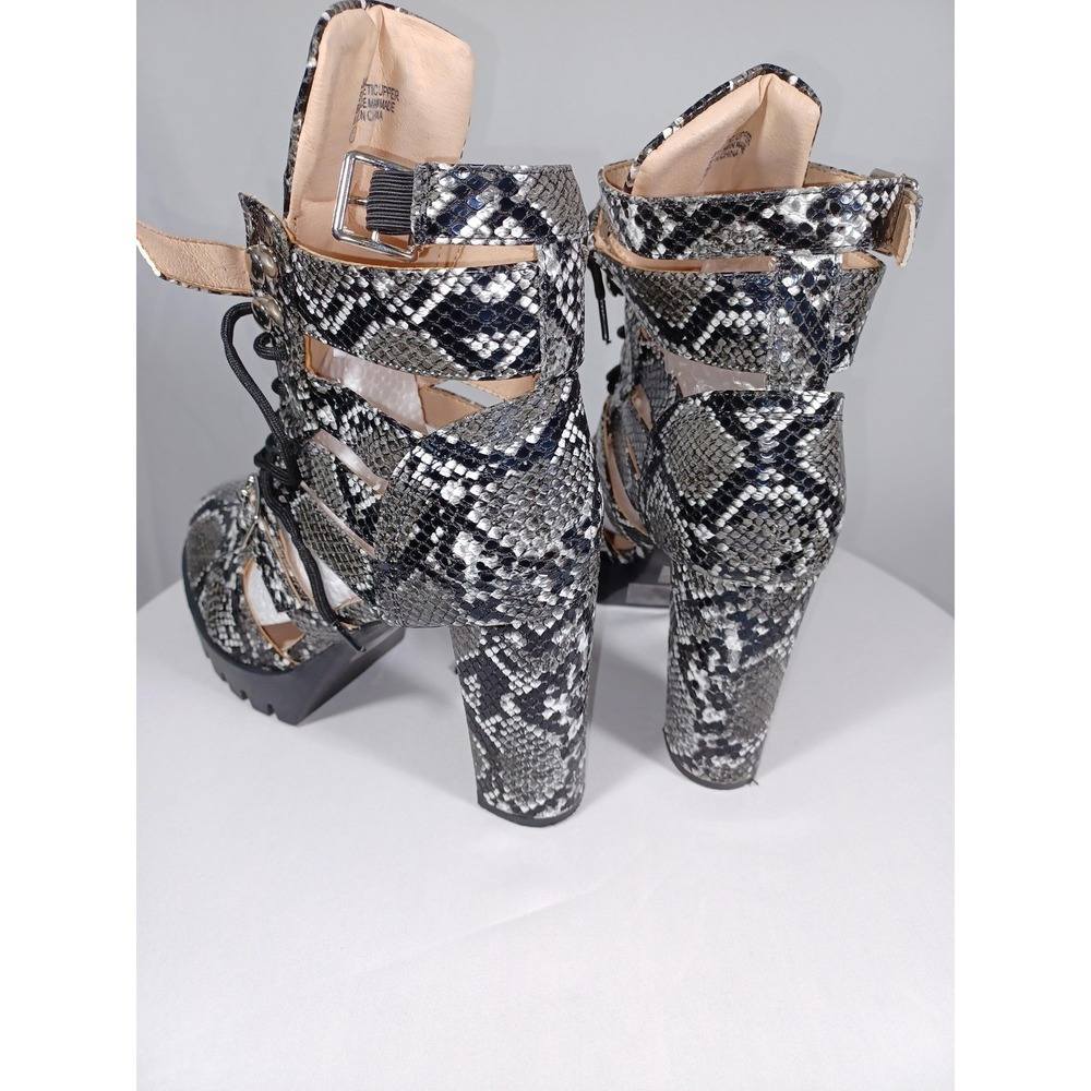 Chase + Chloe Jace-5 Shoes Womens Size 8.5 Black Snake PU Lug Sole Combat Boot - Picture 4 of 9